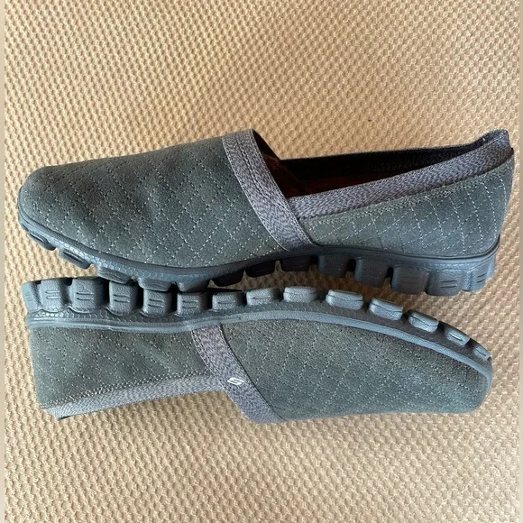 Skechers EZ Flex 2 Cuddle Up Memory Foam Slip on Shoes Size 9 faux suede EUC - Picture 13 of 13